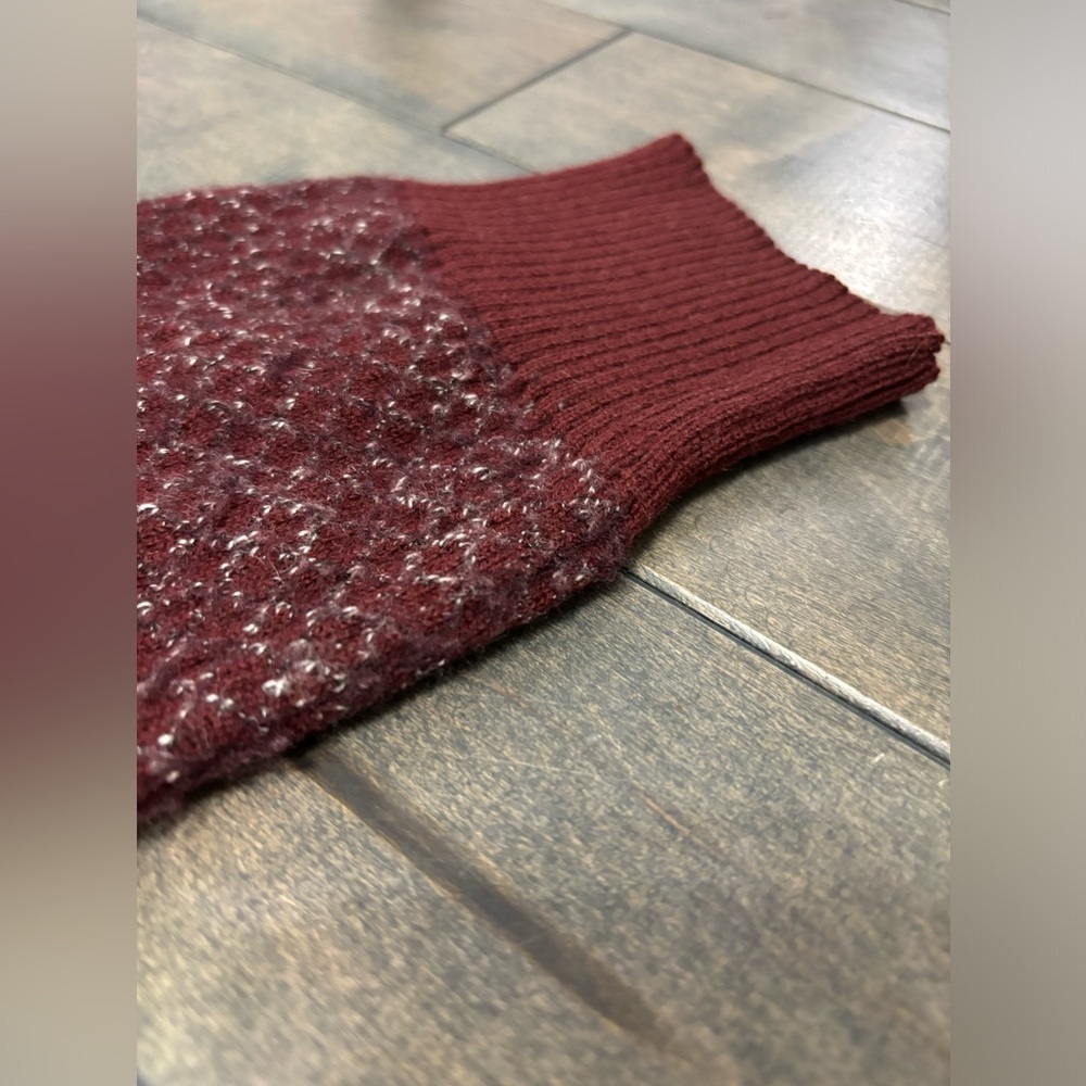 Bachrach Size Large V Neck Maroon Sweater Made in Italy Wool Blend - Picture 10 of 10